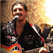 Musicista, e divulgatore musicale - detto anche l'Alberto Angela delle 7 note - impartisco lezioni di chitarra e storia della musica. Per tutti coloro che sono attratti dall'arte dei suoni e necessitano di una spinta di incoraggiamento